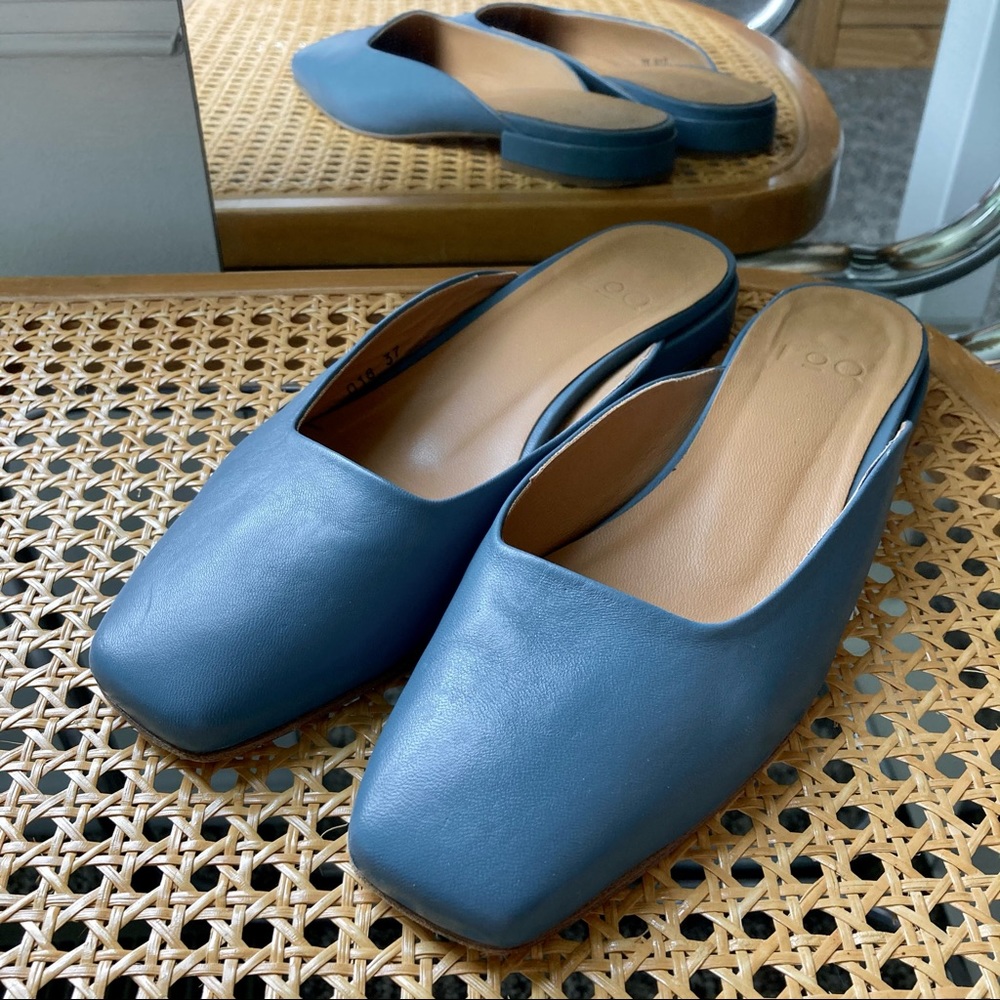 Loq Mules in Blue